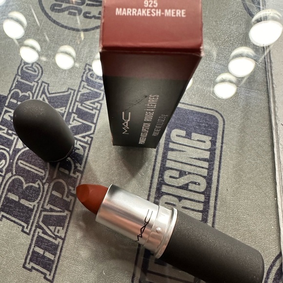MAC POWDER KISS LIPSTICK  - MARRAKESH MERE 925 BRAND NEW - Picture 7 of 7